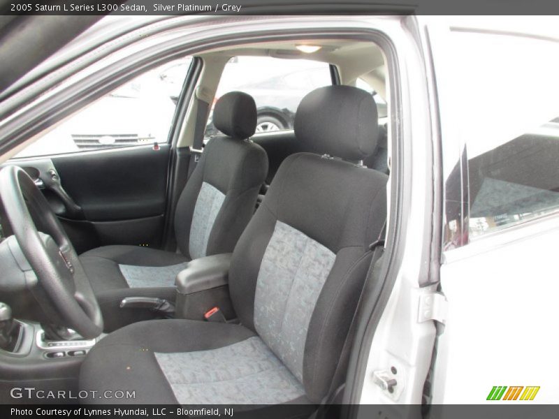 Silver Platinum / Grey 2005 Saturn L Series L300 Sedan