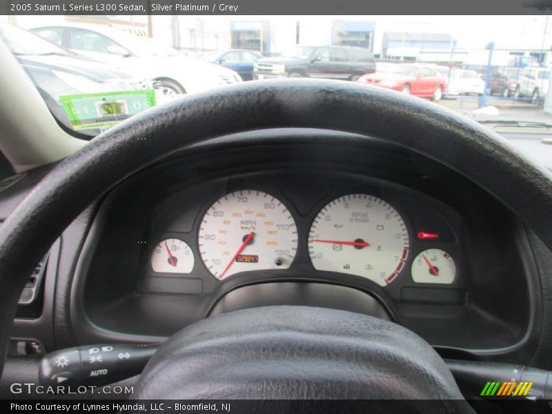Silver Platinum / Grey 2005 Saturn L Series L300 Sedan