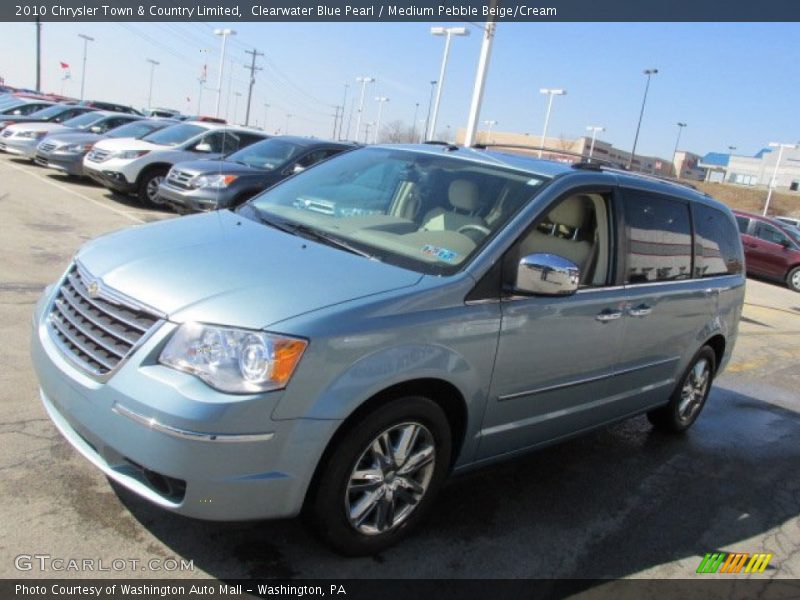 Front 3/4 View of 2010 Town & Country Limited