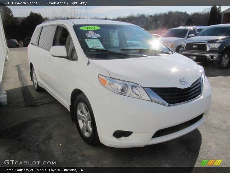 Super White / Light Gray 2011 Toyota Sienna LE