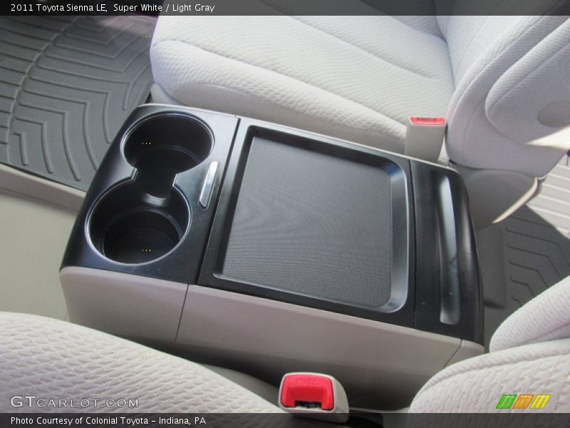 Super White / Light Gray 2011 Toyota Sienna LE