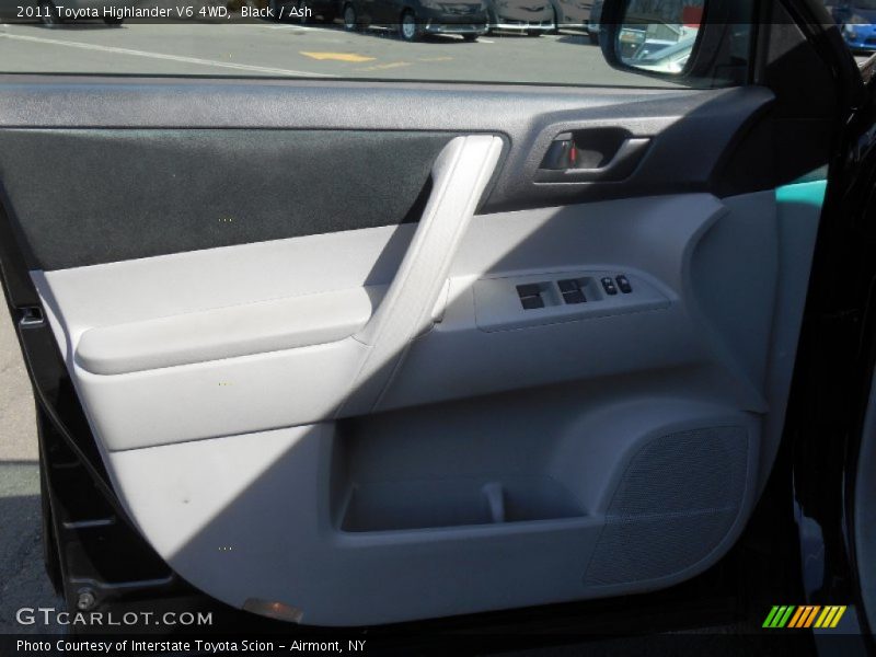 Black / Ash 2011 Toyota Highlander V6 4WD