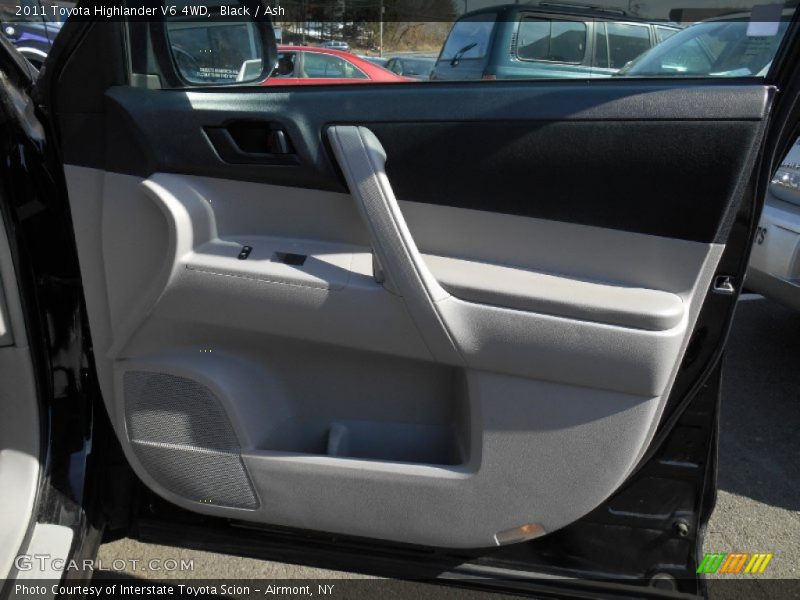 Black / Ash 2011 Toyota Highlander V6 4WD