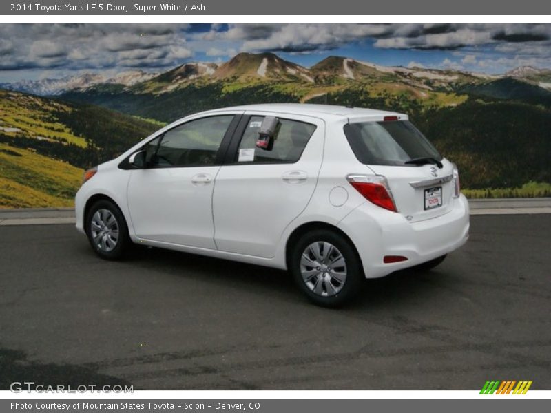Super White / Ash 2014 Toyota Yaris LE 5 Door