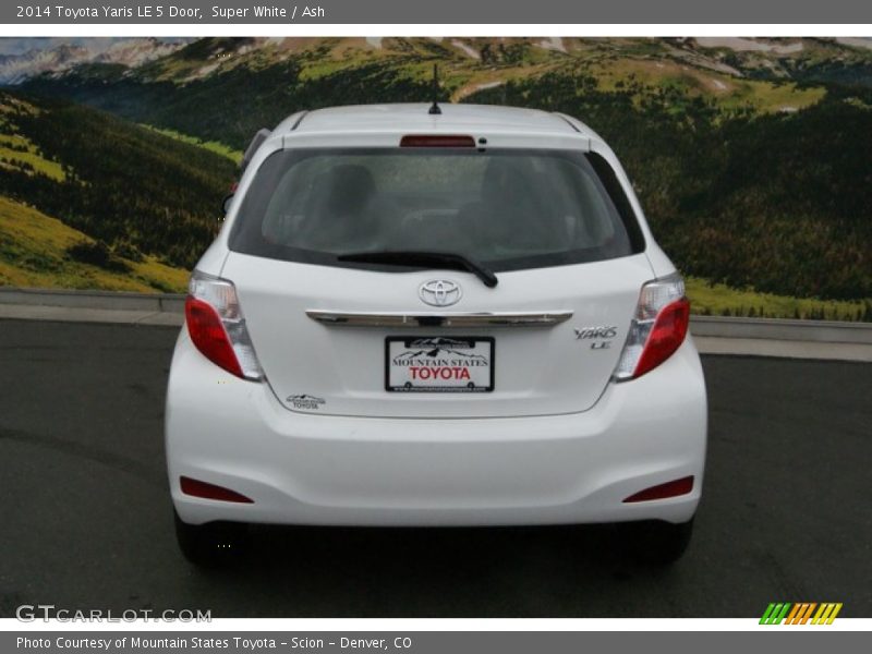 Super White / Ash 2014 Toyota Yaris LE 5 Door