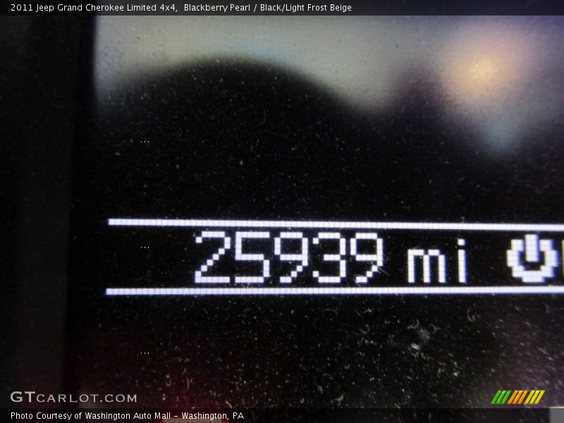 Blackberry Pearl / Black/Light Frost Beige 2011 Jeep Grand Cherokee Limited 4x4