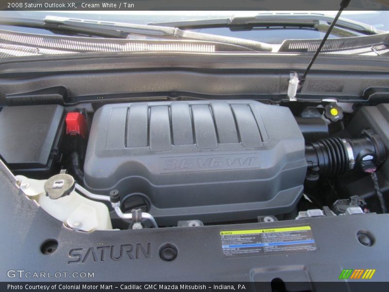 Cream White / Tan 2008 Saturn Outlook XR