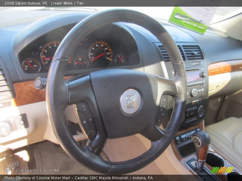 Cream White / Tan 2008 Saturn Outlook XR