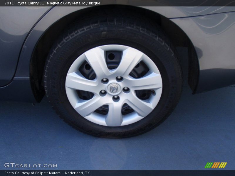 Magnetic Gray Metallic / Bisque 2011 Toyota Camry LE
