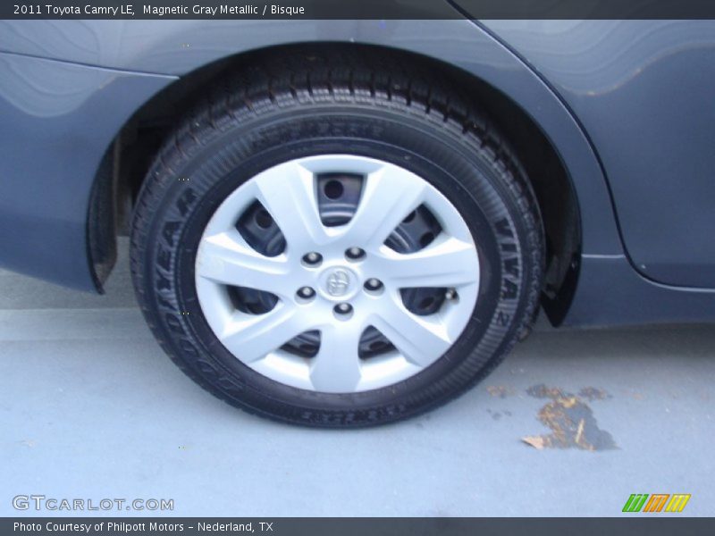 Magnetic Gray Metallic / Bisque 2011 Toyota Camry LE