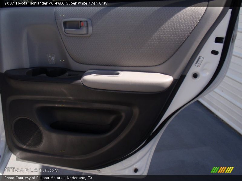 Super White / Ash Gray 2007 Toyota Highlander V6 4WD