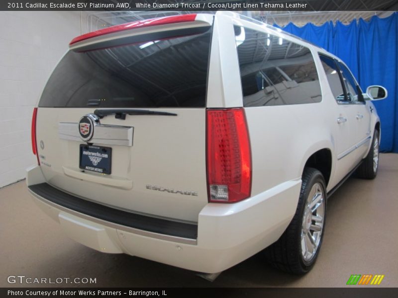 White Diamond Tricoat / Cocoa/Light Linen Tehama Leather 2011 Cadillac Escalade ESV Platinum AWD