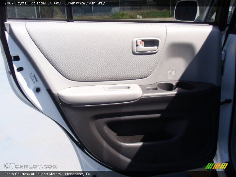 Super White / Ash Gray 2007 Toyota Highlander V6 4WD
