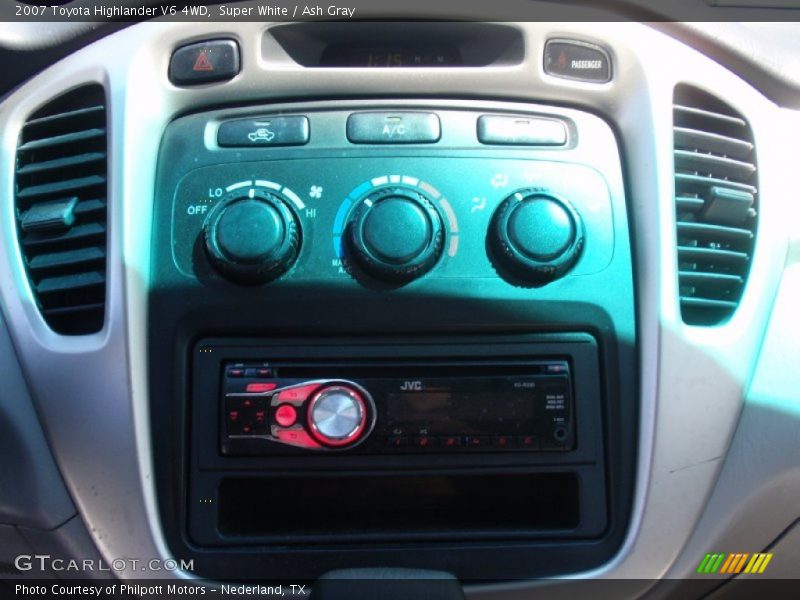 Super White / Ash Gray 2007 Toyota Highlander V6 4WD