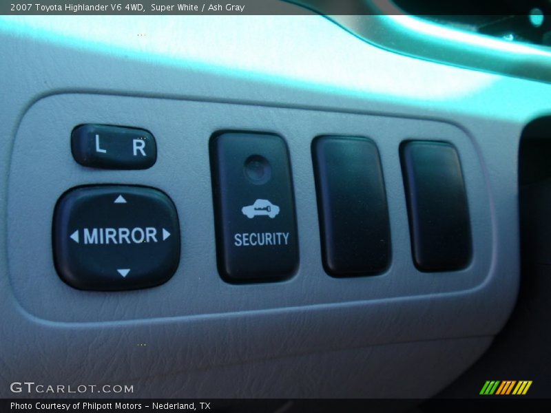 Super White / Ash Gray 2007 Toyota Highlander V6 4WD