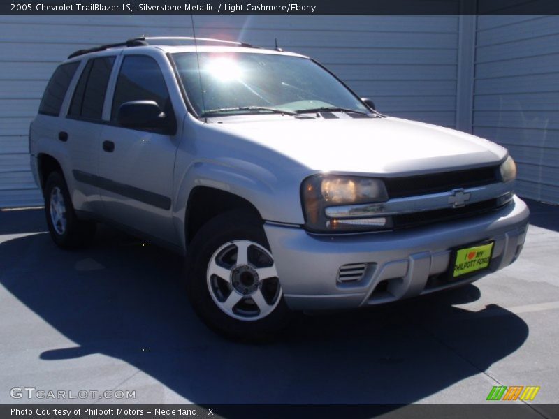 Silverstone Metallic / Light Cashmere/Ebony 2005 Chevrolet TrailBlazer LS