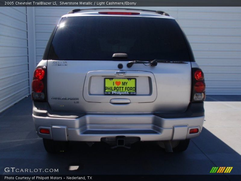 Silverstone Metallic / Light Cashmere/Ebony 2005 Chevrolet TrailBlazer LS