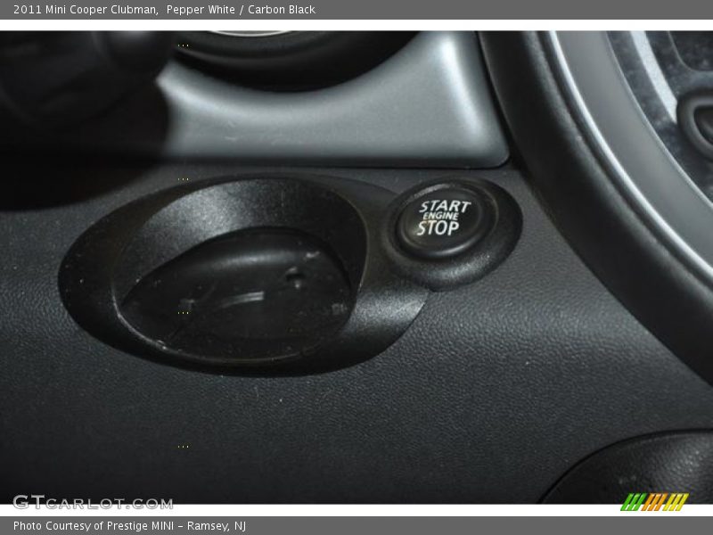 Pepper White / Carbon Black 2011 Mini Cooper Clubman