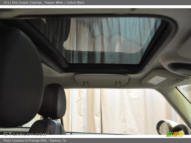 Pepper White / Carbon Black 2011 Mini Cooper Clubman
