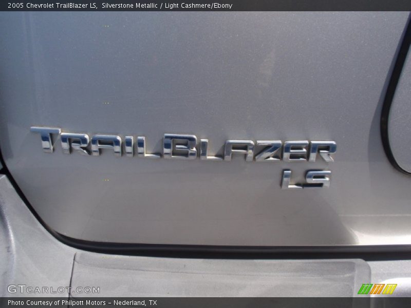 Silverstone Metallic / Light Cashmere/Ebony 2005 Chevrolet TrailBlazer LS