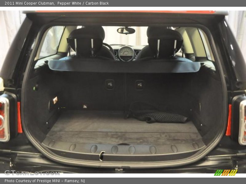 Pepper White / Carbon Black 2011 Mini Cooper Clubman