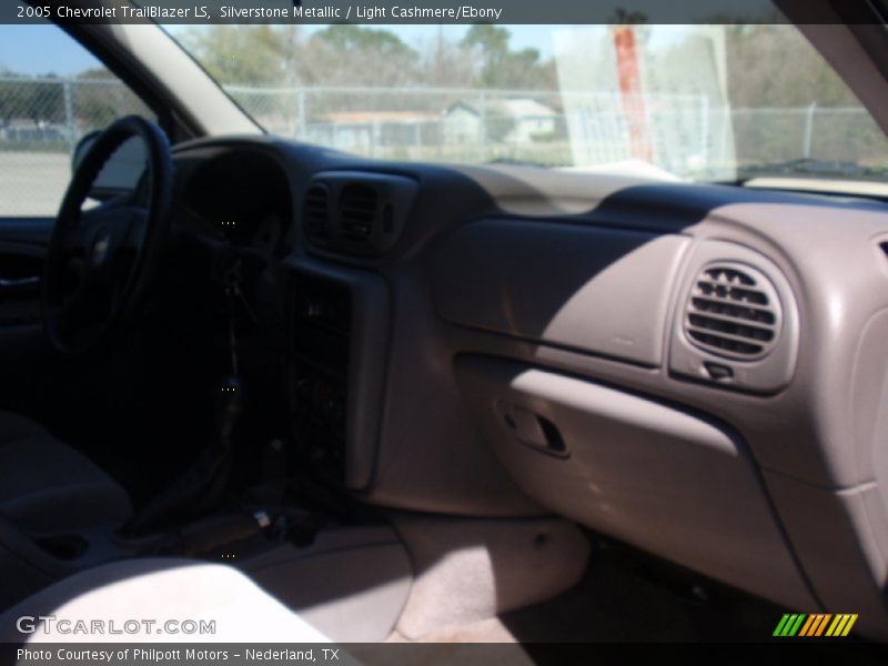 Silverstone Metallic / Light Cashmere/Ebony 2005 Chevrolet TrailBlazer LS