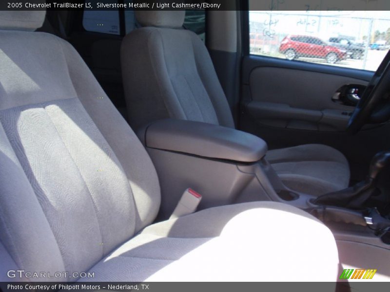 Silverstone Metallic / Light Cashmere/Ebony 2005 Chevrolet TrailBlazer LS