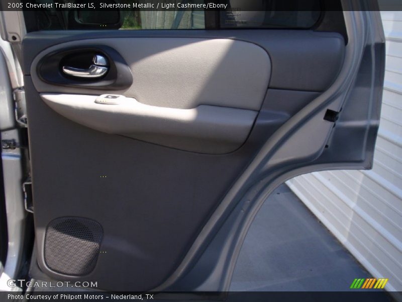 Silverstone Metallic / Light Cashmere/Ebony 2005 Chevrolet TrailBlazer LS