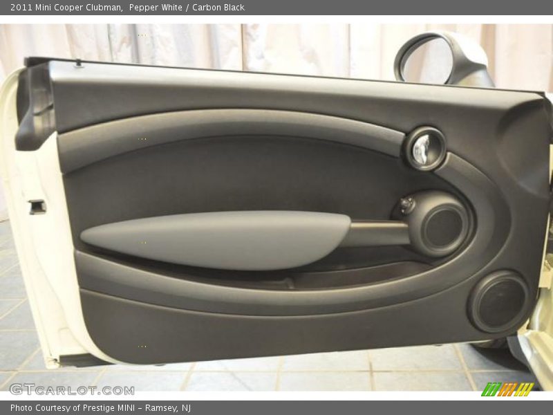 Pepper White / Carbon Black 2011 Mini Cooper Clubman