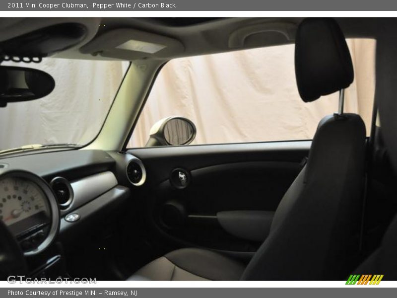 Pepper White / Carbon Black 2011 Mini Cooper Clubman