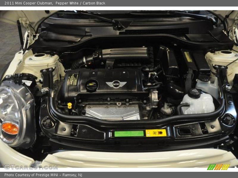 Pepper White / Carbon Black 2011 Mini Cooper Clubman