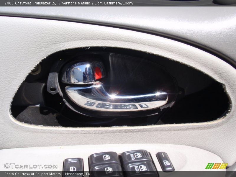 Silverstone Metallic / Light Cashmere/Ebony 2005 Chevrolet TrailBlazer LS