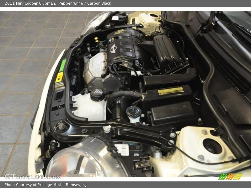 Pepper White / Carbon Black 2011 Mini Cooper Clubman