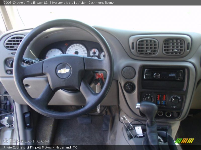 Silverstone Metallic / Light Cashmere/Ebony 2005 Chevrolet TrailBlazer LS