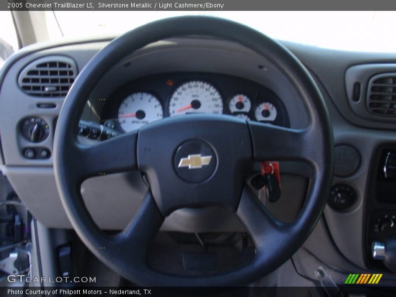 Silverstone Metallic / Light Cashmere/Ebony 2005 Chevrolet TrailBlazer LS