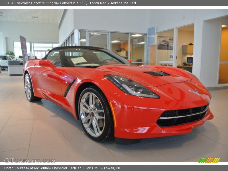 Front 3/4 View of 2014 Corvette Stingray Convertible Z51