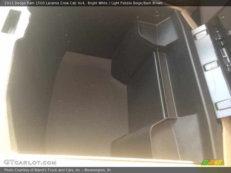 Bright White / Light Pebble Beige/Bark Brown 2011 Dodge Ram 1500 Laramie Crew Cab 4x4