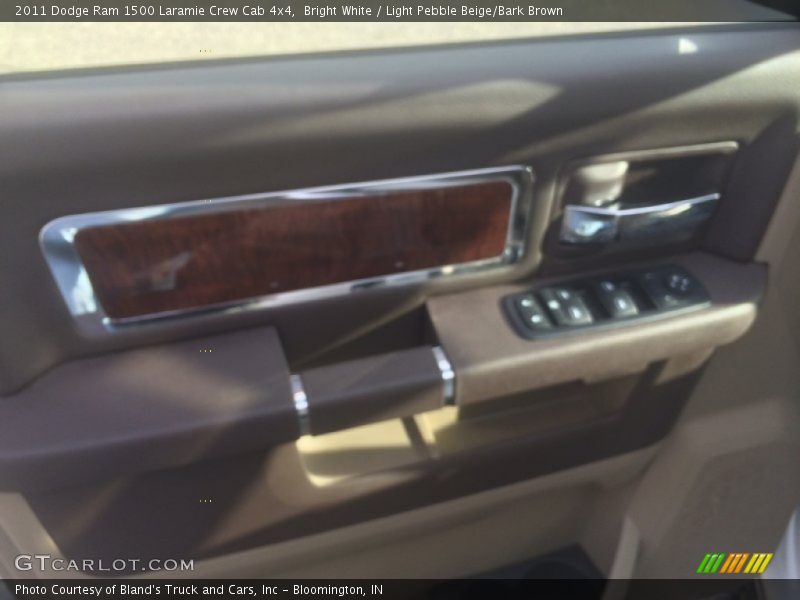 Bright White / Light Pebble Beige/Bark Brown 2011 Dodge Ram 1500 Laramie Crew Cab 4x4