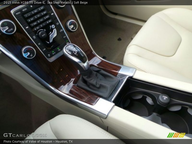 Sea Shell Metallic / Soft Beige 2015 Volvo XC60 T5 Drive-E