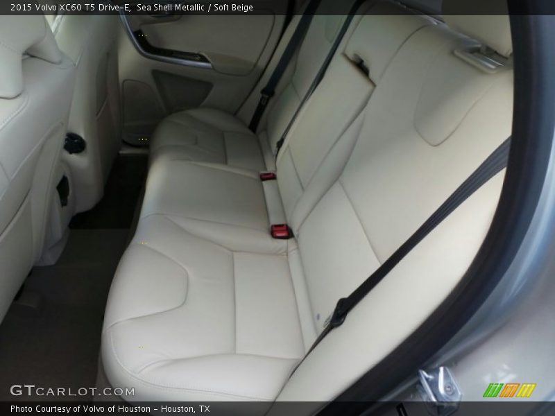 Sea Shell Metallic / Soft Beige 2015 Volvo XC60 T5 Drive-E