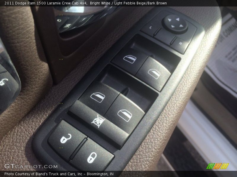 Bright White / Light Pebble Beige/Bark Brown 2011 Dodge Ram 1500 Laramie Crew Cab 4x4