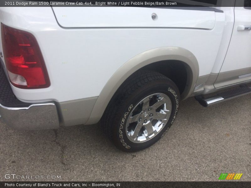 Bright White / Light Pebble Beige/Bark Brown 2011 Dodge Ram 1500 Laramie Crew Cab 4x4