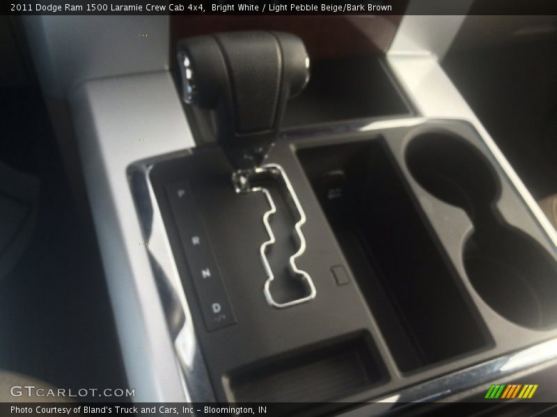 Bright White / Light Pebble Beige/Bark Brown 2011 Dodge Ram 1500 Laramie Crew Cab 4x4