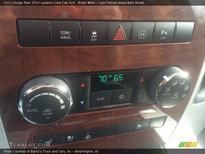 Bright White / Light Pebble Beige/Bark Brown 2011 Dodge Ram 1500 Laramie Crew Cab 4x4