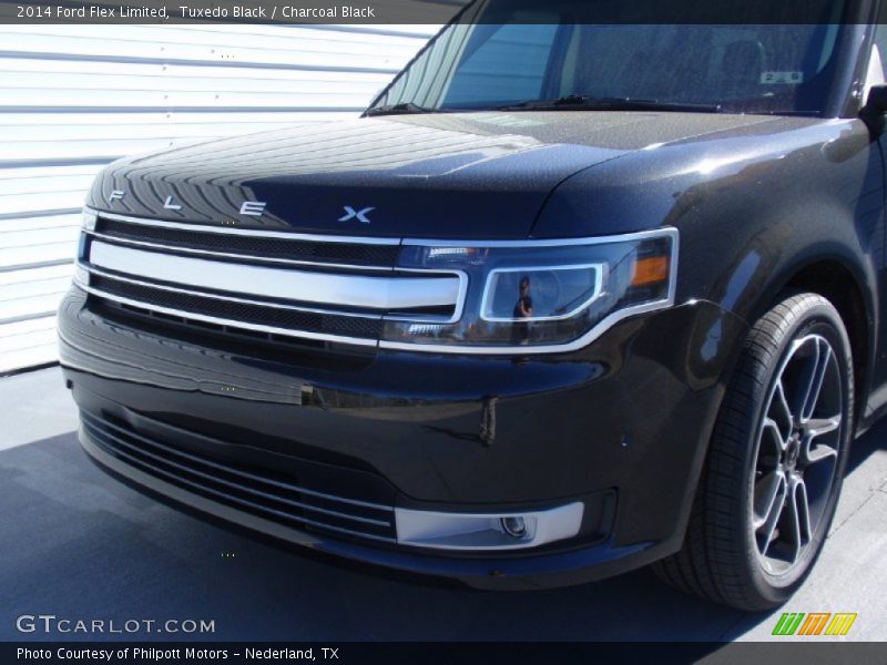 Tuxedo Black / Charcoal Black 2014 Ford Flex Limited
