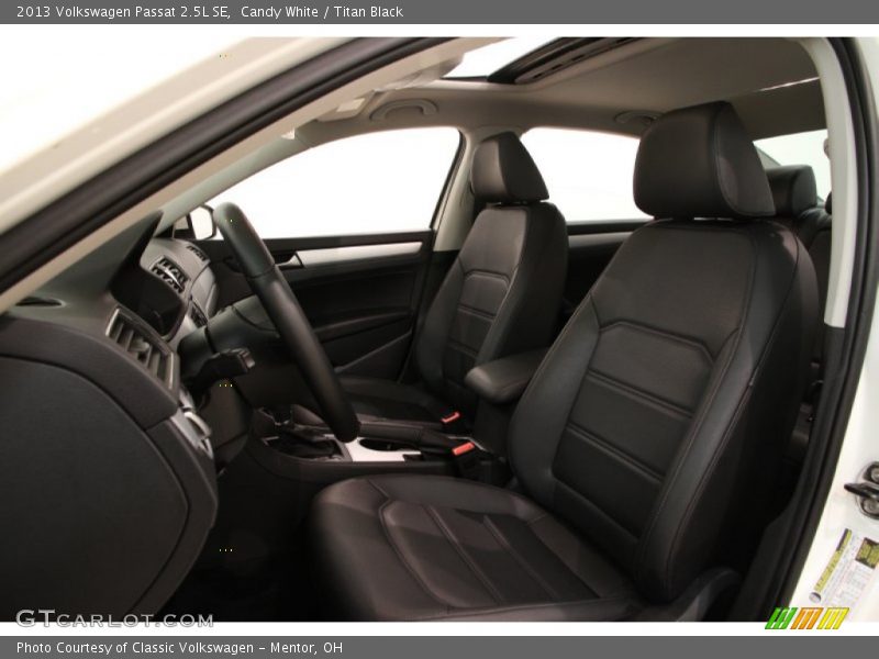 Candy White / Titan Black 2013 Volkswagen Passat 2.5L SE