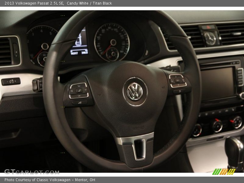 Candy White / Titan Black 2013 Volkswagen Passat 2.5L SE