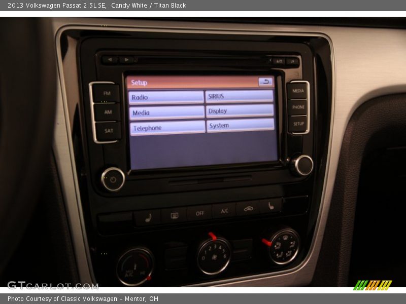 Candy White / Titan Black 2013 Volkswagen Passat 2.5L SE