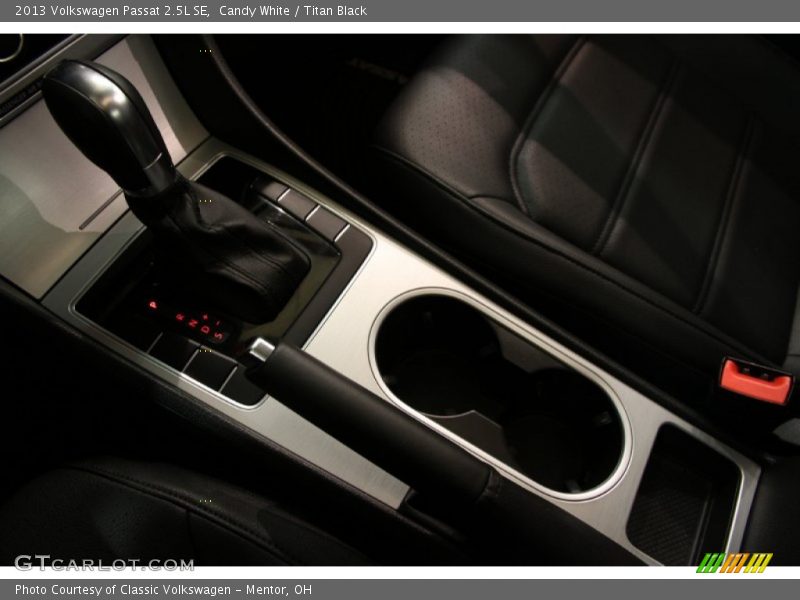 Candy White / Titan Black 2013 Volkswagen Passat 2.5L SE