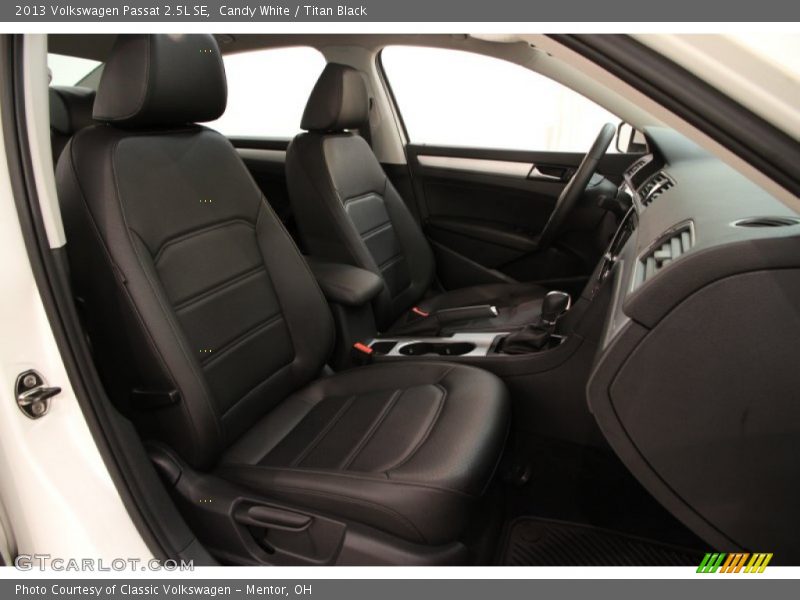 Candy White / Titan Black 2013 Volkswagen Passat 2.5L SE